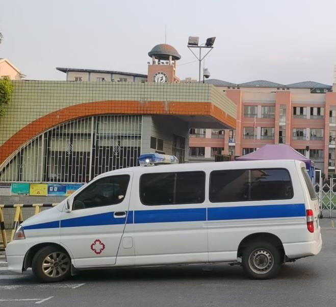 东阳救护车出租护送骨折病人一公里多少钱